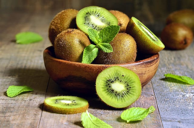 Kiwi ist am reichsten an Vitamin C.
